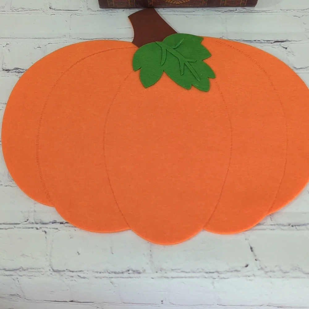 NWT STARBUCK PUMPKIN 2013 TRAVEL MUG & 4 NEW PUMPKIN PLACEMATS